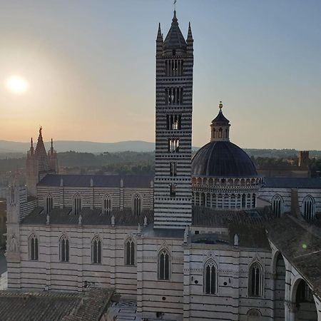 Loft Vicolo Di Vallepiatta 2 Min Piazza Del Campo Con Parcheggio Siena Eksteriør billede