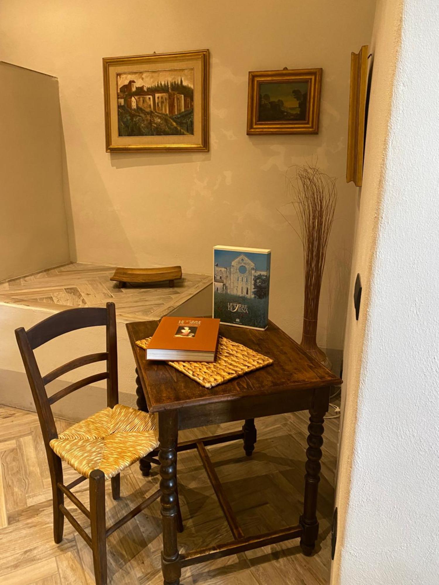 Loft Vicolo Di Vallepiatta 2 Min Piazza Del Campo Con Parcheggio Siena Eksteriør billede
