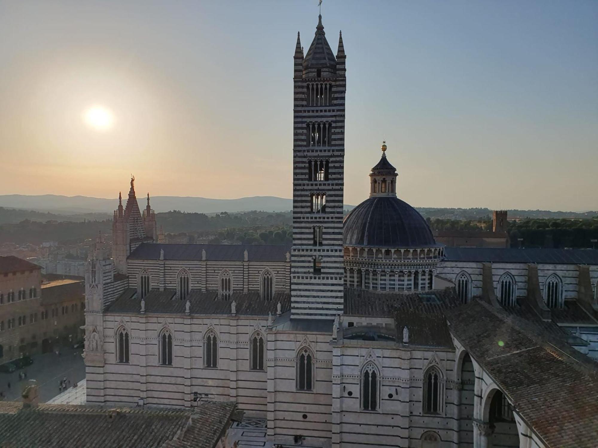 Loft Vicolo Di Vallepiatta 2 Min Piazza Del Campo Con Parcheggio Siena Eksteriør billede